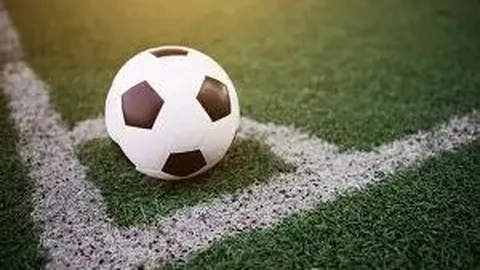 “王大雷父女共舞温馨瞬间，韦世豪点赞：萌态十足，网友直呼‘父女情深’！”